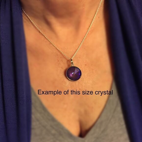 Handcrafted necklace with aquamarine Swarovski crystal and chain - Picture 5 of 5